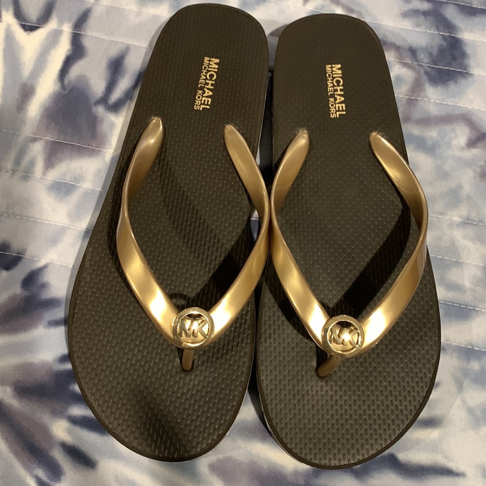 Michael Kors Platform Flip Flops MK logo, never worn, new - Picture 2 of 6